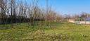 terreno-agricolo-recintato-con-acqua