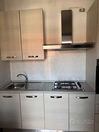 Cucina color panna usata.