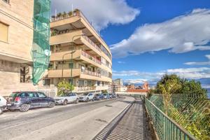 2 LOCALI A NAPOLI