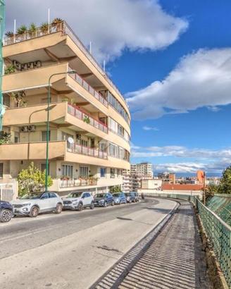 2 LOCALI A NAPOLI
