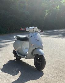 Vespa 125 ET4