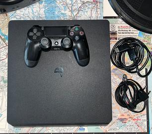 Sony Playstation 4 + 2 giochi