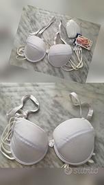 Reggiseno bianco imbottito a balconcino.