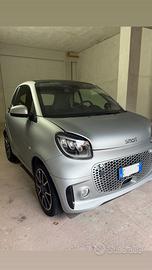 Smart fortwo EQ 2022 + torretta ricarica