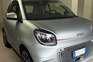 Smart fortwo EQ 2022 + torretta ricarica