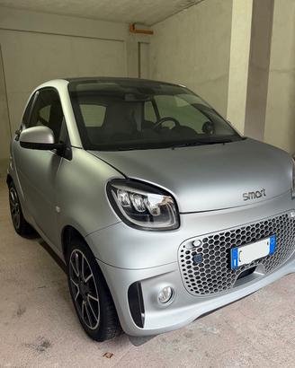 Smart fortwo EQ 2022 + torretta ricarica
