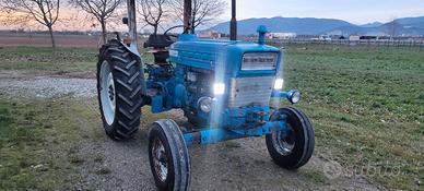 Trattore Ford 5000