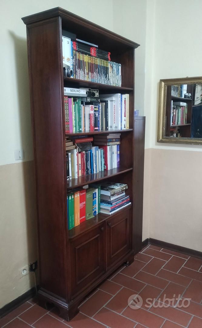 Libreria Bassa in Legno Massello Luc. a Gommalacca - Arredamento e  Casalinghi In vendita a Milano