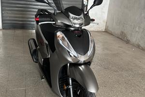 Honda sh 300 sport