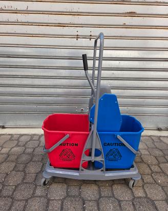 carrello per le pulizie 