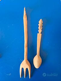 Forchetta e Cucchiaio in Legno Intagliati a Mano
