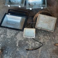 fari da cantiere o illuminazione esterna 