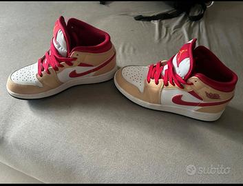 Air Jordan 1 Mid GS Light Curry Cardinal Red