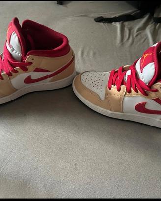 Air Jordan 1 Mid GS Light Curry Cardinal Red