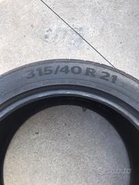 4 gomme usate 2(315/40R21 111T)2(275/45ZR21 110Y)