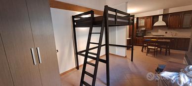Letto a soppalco e materasso 