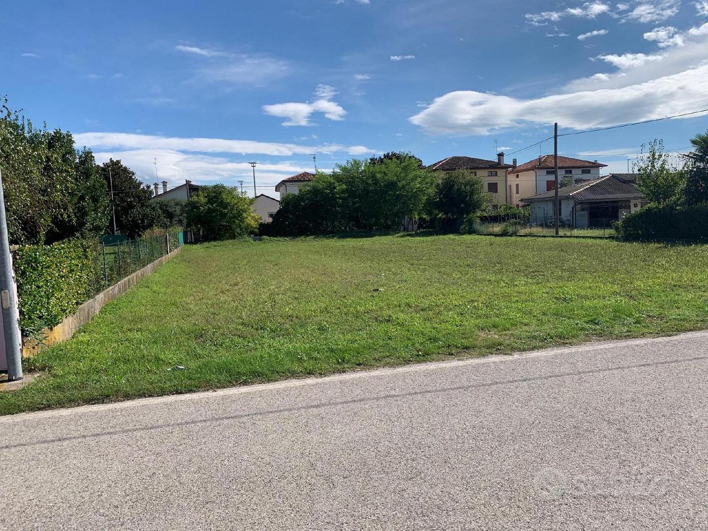LOTTI EDIFICABILI PER VILLA, BIFAMILIARE ZONA C... - Vista 5