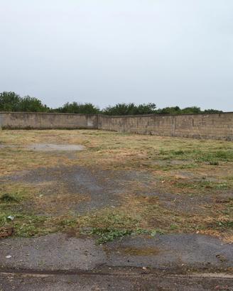Terreno agricolo ad uso deposito, vivaio o rimessa
