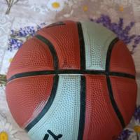 Kipsta pallone basket B300