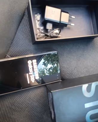 SAMSUNG S10