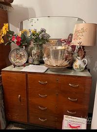 Cassettiera con specchiera