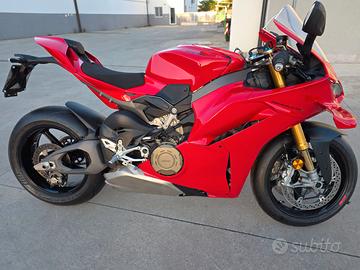 ducati panigale v4 s 2025