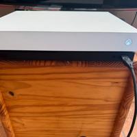 Xbox One X bianca da 1TB 