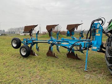 Aratro usato trivomere Annovi