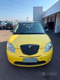 Lancia Ypsilon Momo design 1.3 mtj