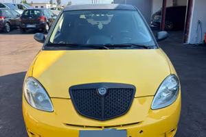 Lancia Ypsilon Momo design 1.3 mtj