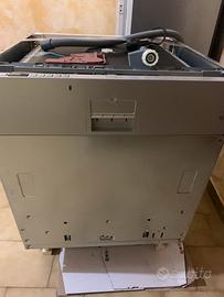 Lavastoviglie da incasso, marca Whirlpool