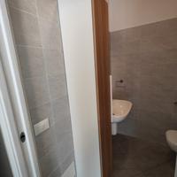 Mobiletto sospeso bagno