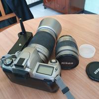 Fotocamera Nikon f65 con 2 obiettivi