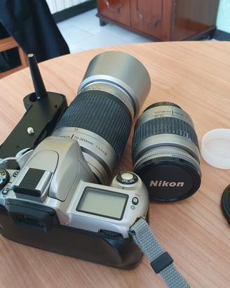Fotocamera Nikon f65 con 2 obiettivi
