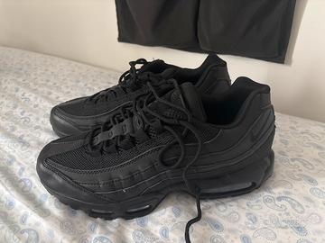 air max 95 triple black
