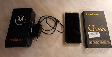 Smartphone Motorola modello moto e22i