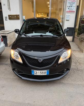 Lancia Ypsilon 1.0 FireFly 5 porte S&S Hybrid Ecoc