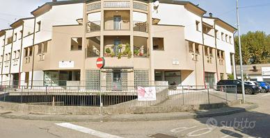 Posto Auto Ampio in contes Coperto - Azzat