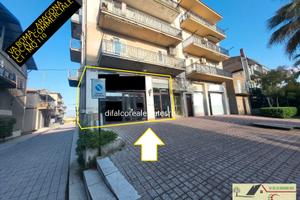 Aragona via roma locale commerciale mq 110 c1