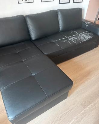 DIVANO A L NERO ROVINATO