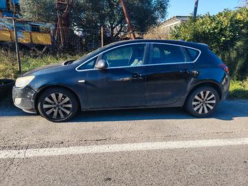 motore rotto da rivedere. auto ferma non parte