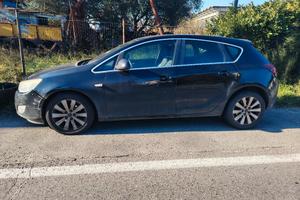 motore rotto da rivedere. auto ferma non parte