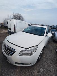 Opel Insignia anno 2010 ricambi usati