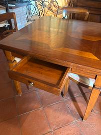 Tavolo in legno massello