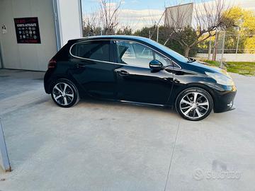Peugeout 208