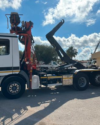 Mercedes Actros scarrabile e gru, ACCETTO PERMUTE
