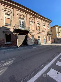 4 LOCALI A CARMAGNOLA