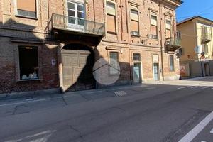 4 LOCALI A CARMAGNOLA