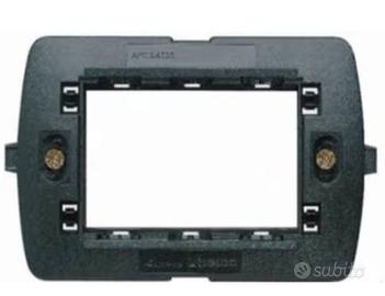 supporti 3 moduli bTicino living 