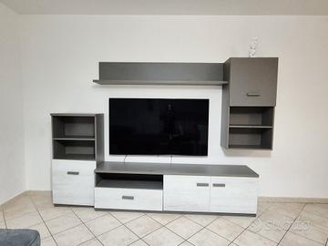 paretina attrezzata, più madia sala.